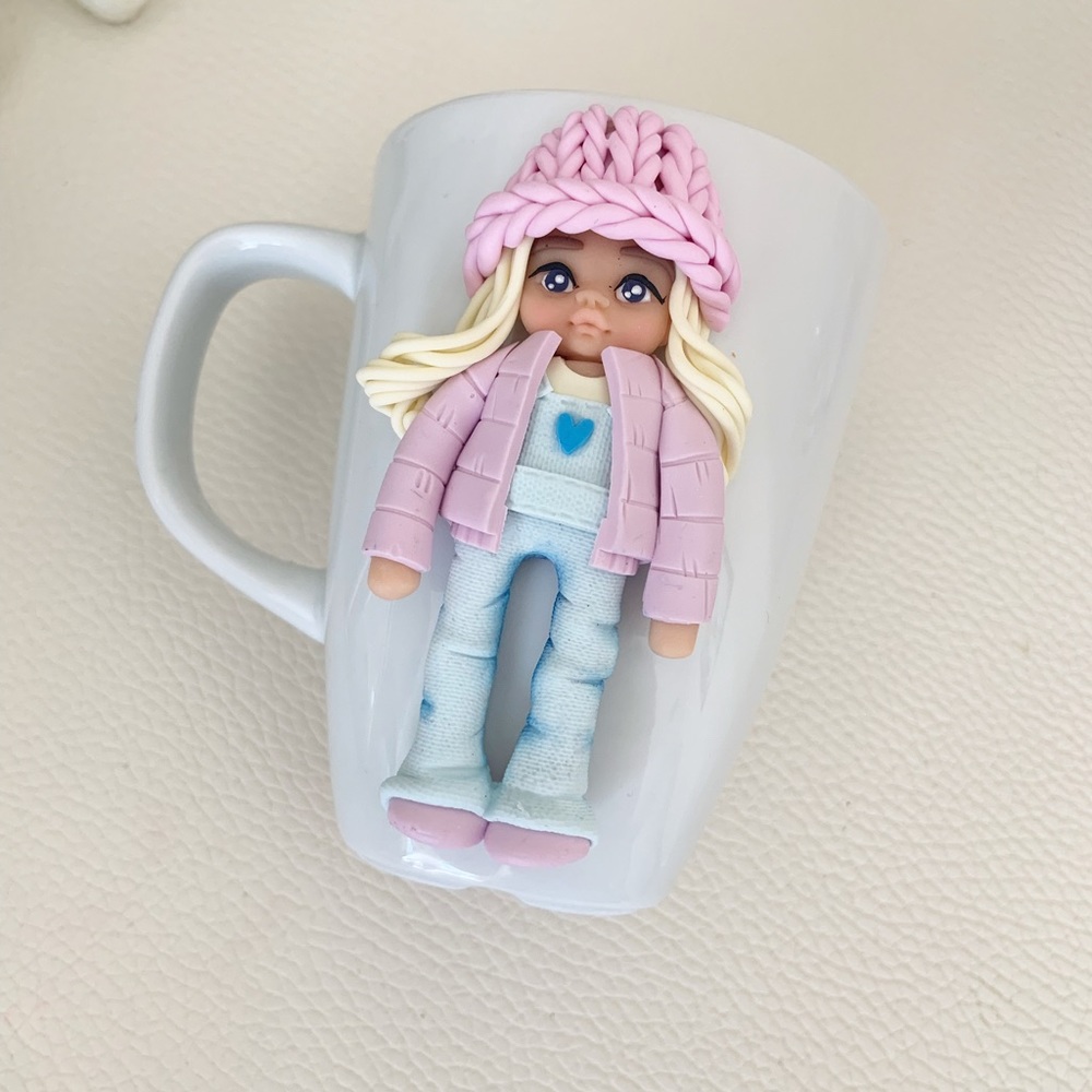 Handmade mugs perfect for gifts!
